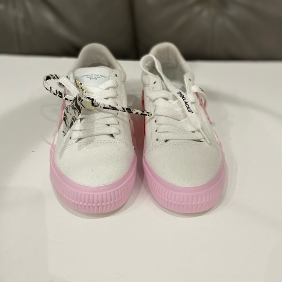 Off white light vulcanized low sneaker - Picture 3 of 5